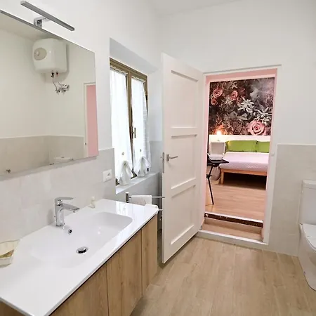 La Casa Di Odessa Bed & Breakfast 3*